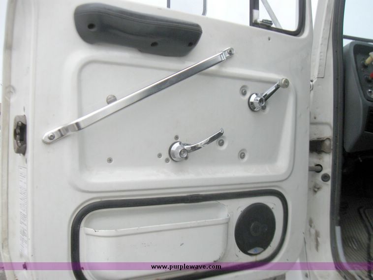 image for item 5457 1991 Ford Conventional LN8000F tractor truck