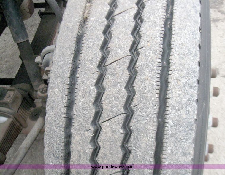 image for item 5457 1991 Ford Conventional LN8000F tractor truck