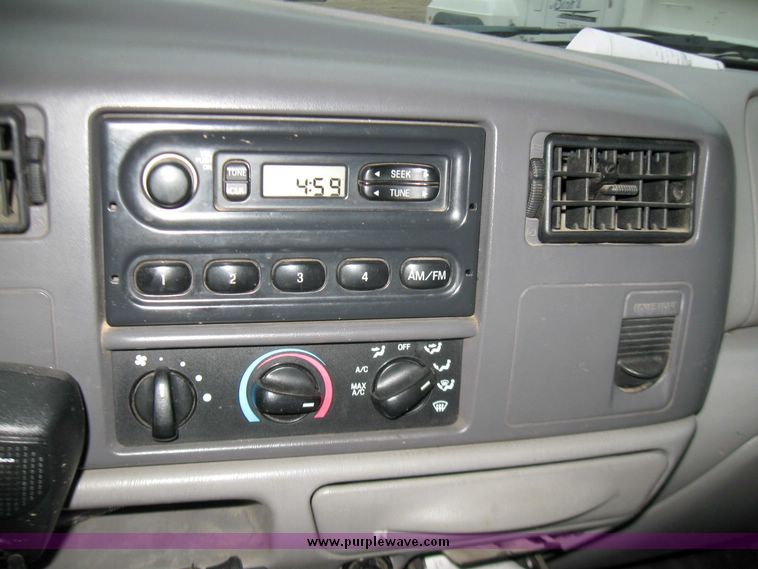 image for item 5571 1999 Ford F-450 Super Duty flatbed pickup