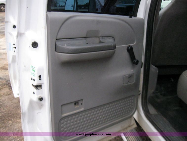 image for item 5571 1999 Ford F-450 Super Duty flatbed pickup