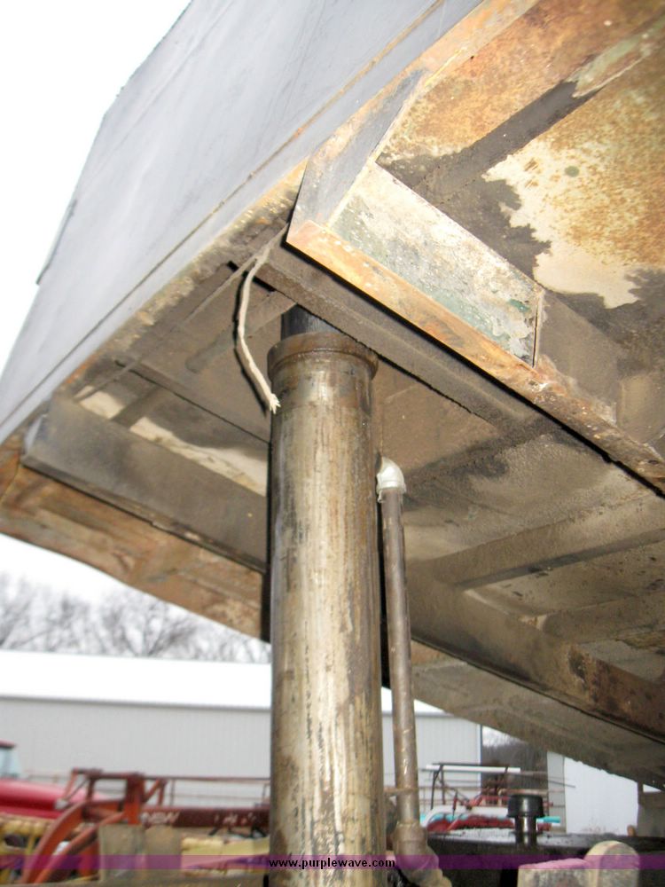 image for item 5573 1995 Chevrolet Kodiak C7H042 dump truck