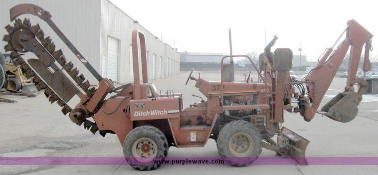 image for item 5576 1997 Ditch Witch 5110 trencher