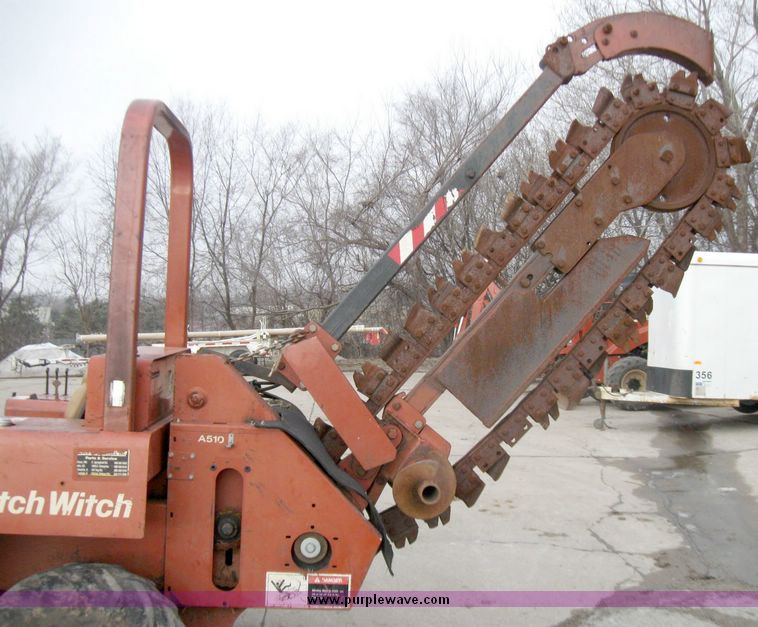 image for item 5576 1997 Ditch Witch 5110 trencher