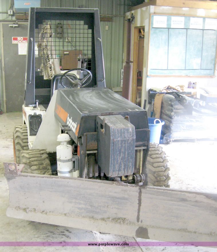 image for item 5587 Bobcat 3023 trencher
