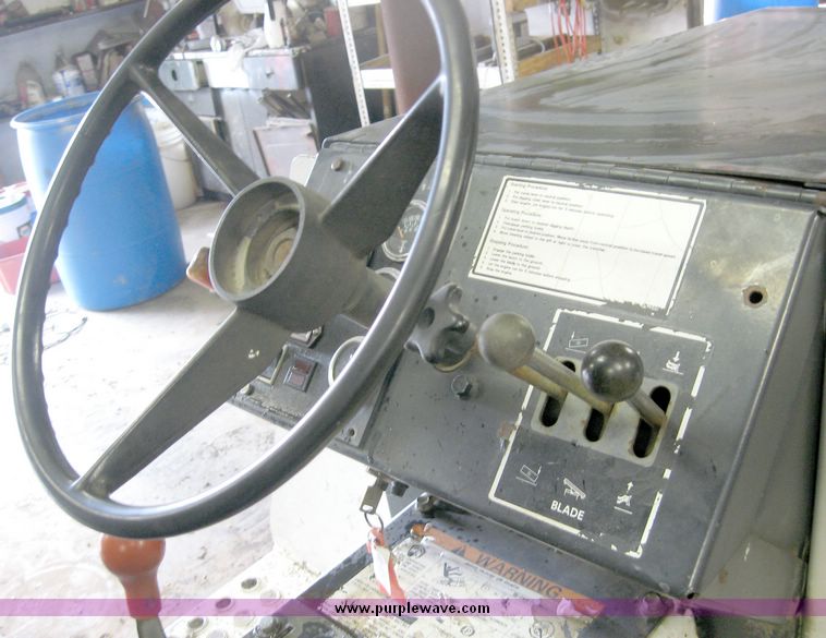 image for item 5587 Bobcat 3023 trencher