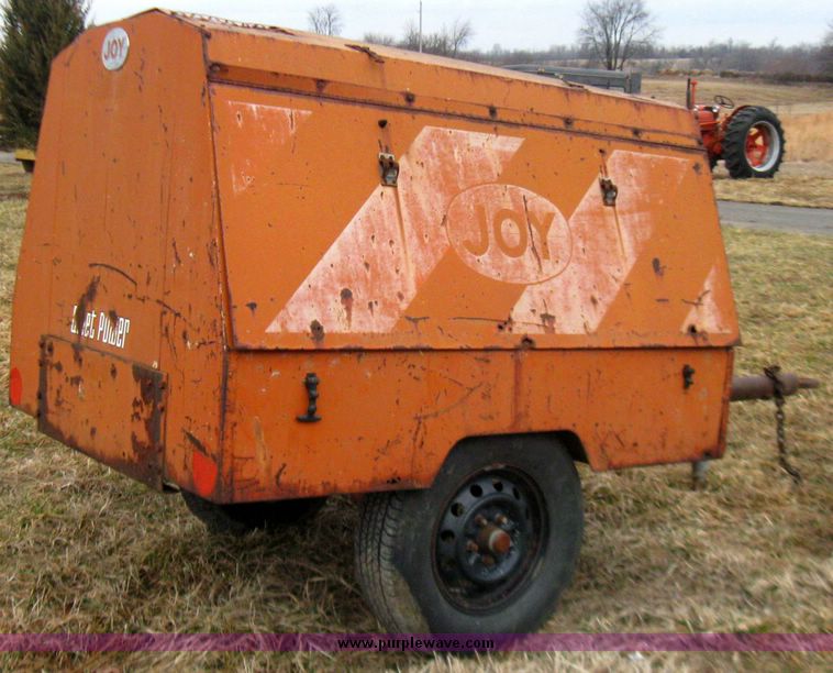 image for item 5674 Joy D100Q3 air compressor