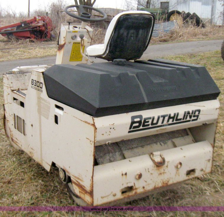 image for item 5675 Beuthling B300 vibratory roller