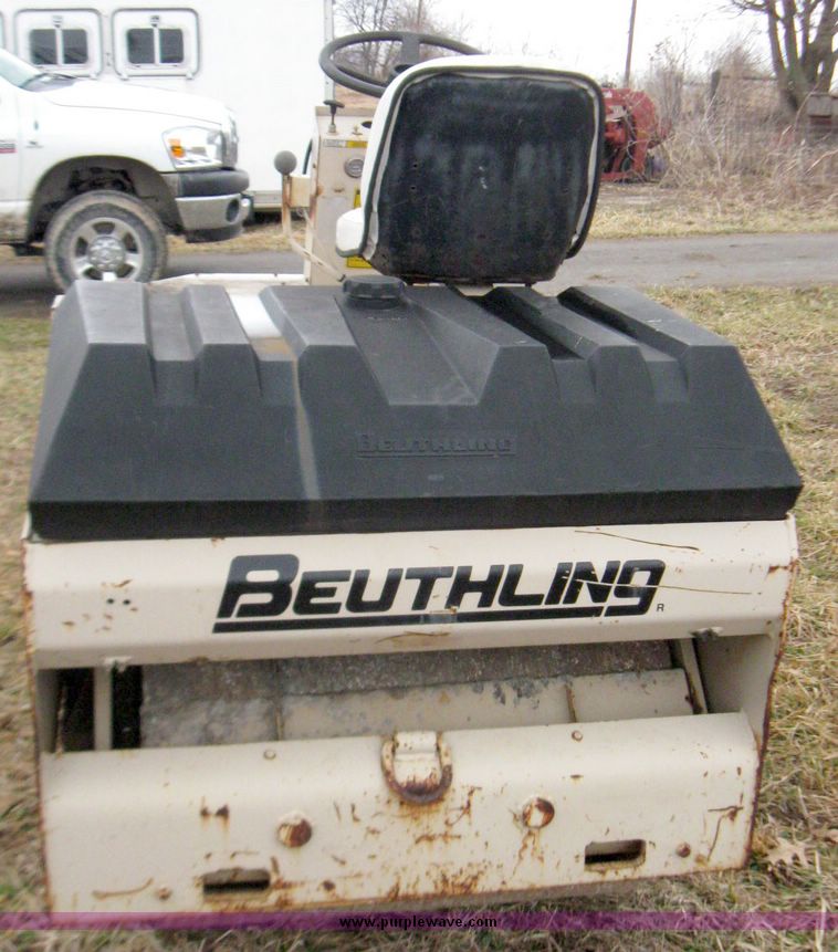 image for item 5675 Beuthling B300 vibratory roller