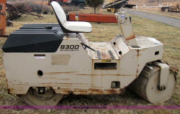 image for item 5675 Beuthling B300 vibratory roller