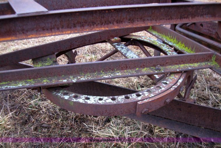 image for item 5682 Royal 91 pull type grader