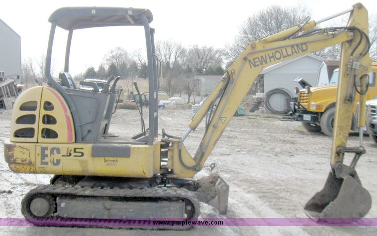 image for item 5691 New Holland EC35 compact excavator