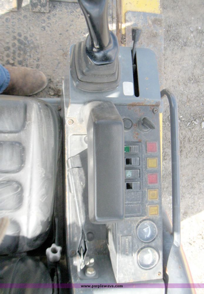 image for item 5691 New Holland EC35 compact excavator