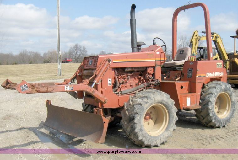 image for item 5692 Ditch Witch 8020 plow
