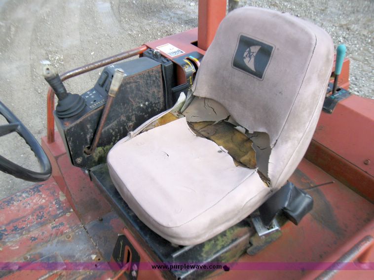 image for item 5692 Ditch Witch 8020 plow