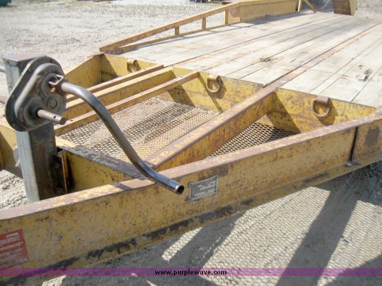 image for item 5695 1998 Belshe T-18 trailer