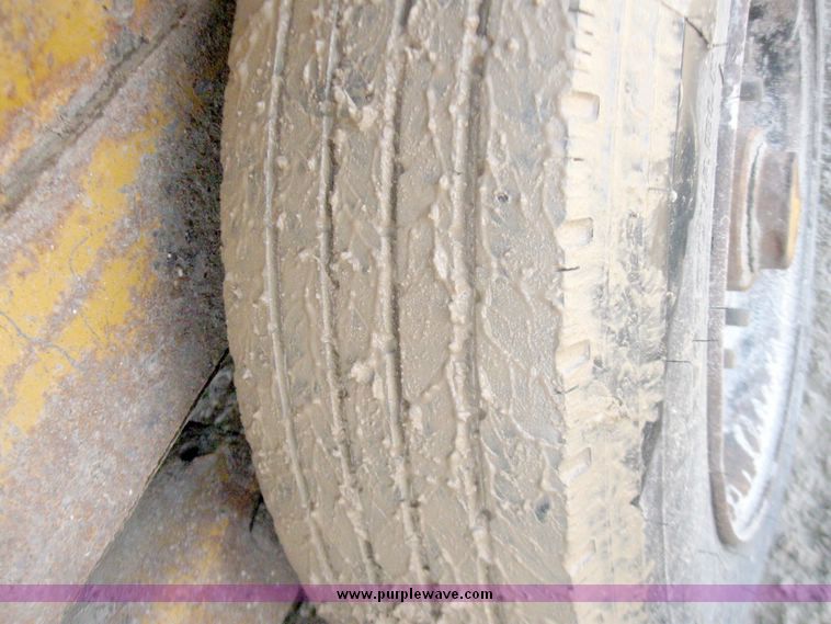 image for item 5695 1998 Belshe T-18 trailer