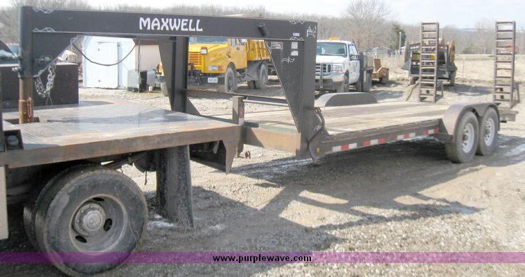 image for item 5696 2003 Maxwell gooseneck trailer