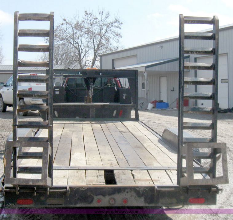 image for item 5696 2003 Maxwell gooseneck trailer
