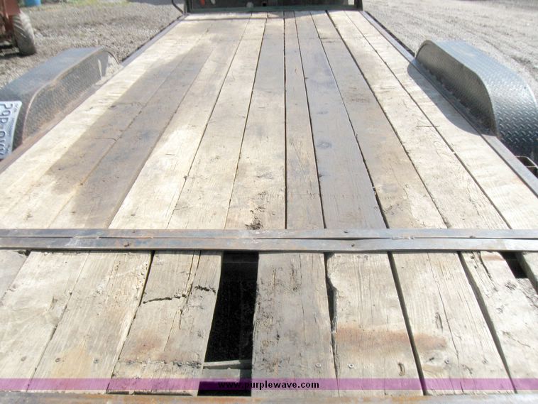 image for item 5696 2003 Maxwell gooseneck trailer