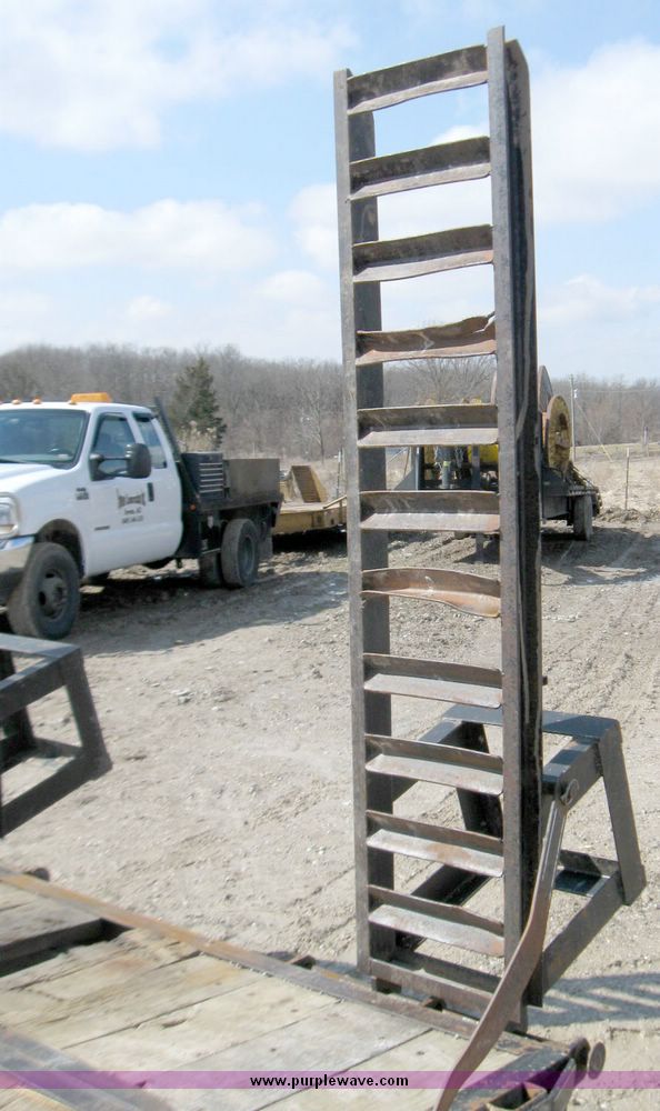 image for item 5696 2003 Maxwell gooseneck trailer