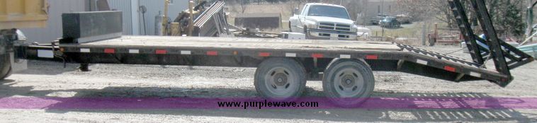image for item 5697 2000 Hurst tandem axle trailer