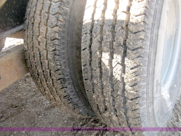 image for item 5697 2000 Hurst tandem axle trailer