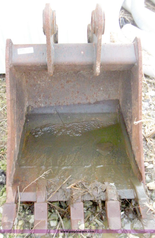 image for item 5699 24" CP excavator bucket
