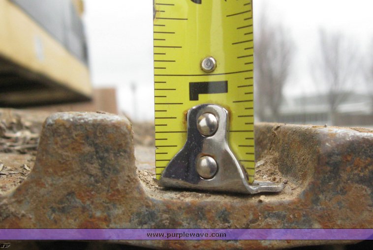 image for item 6039 1980 Caterpillar 215 excavator