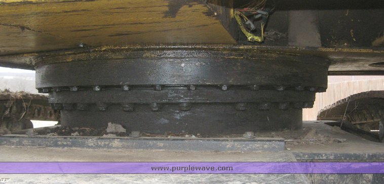 image for item 6039 1980 Caterpillar 215 excavator