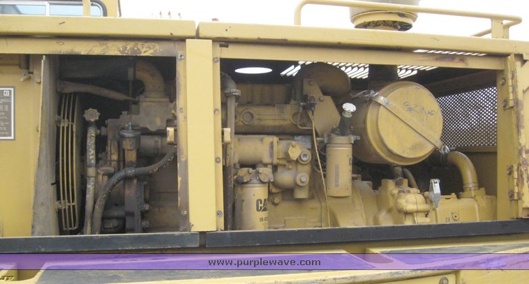 image for item 6039 1980 Caterpillar 215 excavator