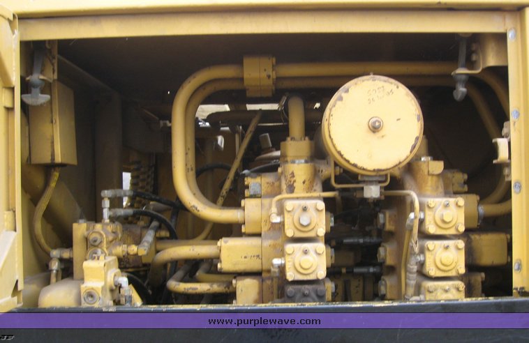 image for item 6039 1980 Caterpillar 215 excavator
