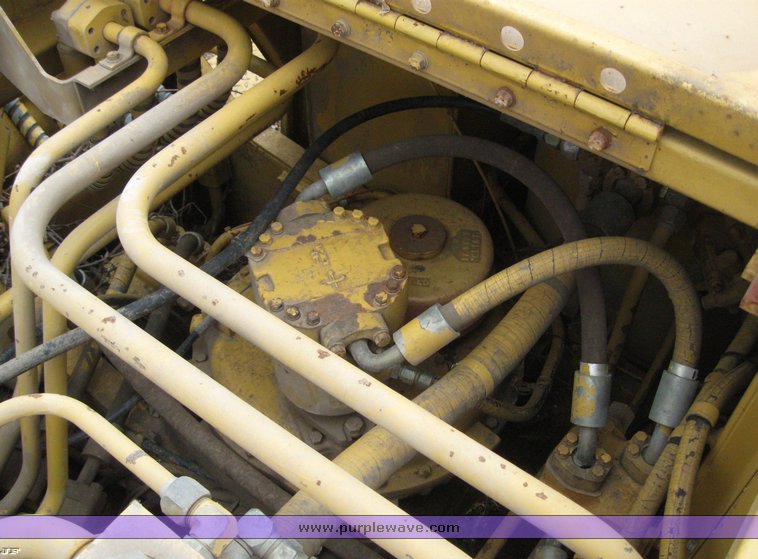 image for item 6039 1980 Caterpillar 215 excavator