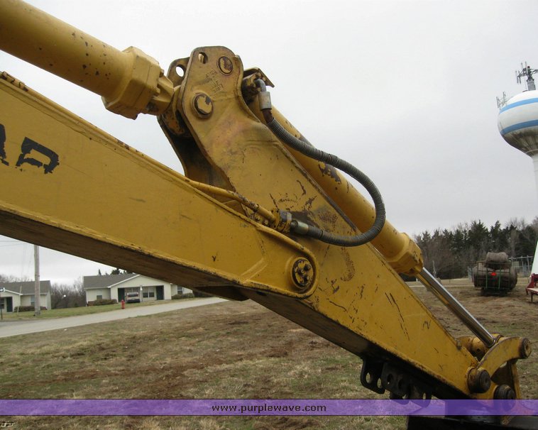 image for item 6039 1980 Caterpillar 215 excavator