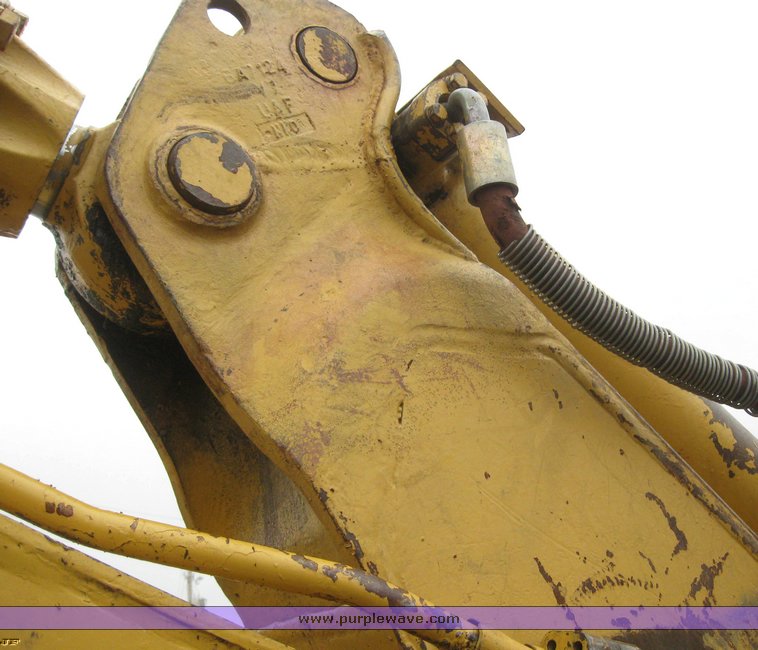 image for item 6039 1980 Caterpillar 215 excavator