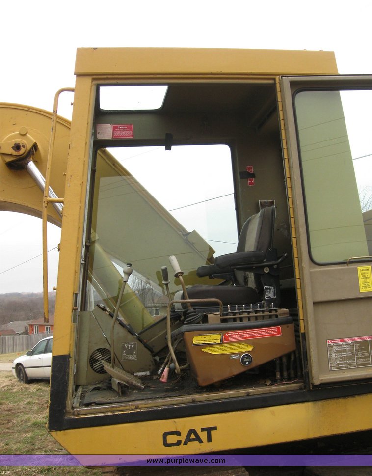 image for item 6039 1980 Caterpillar 215 excavator