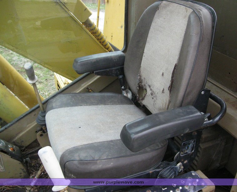 image for item 6039 1980 Caterpillar 215 excavator