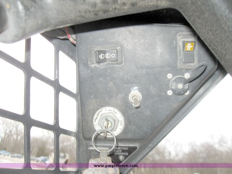 image for item 6999 1995 Bobcat 853H skid steer