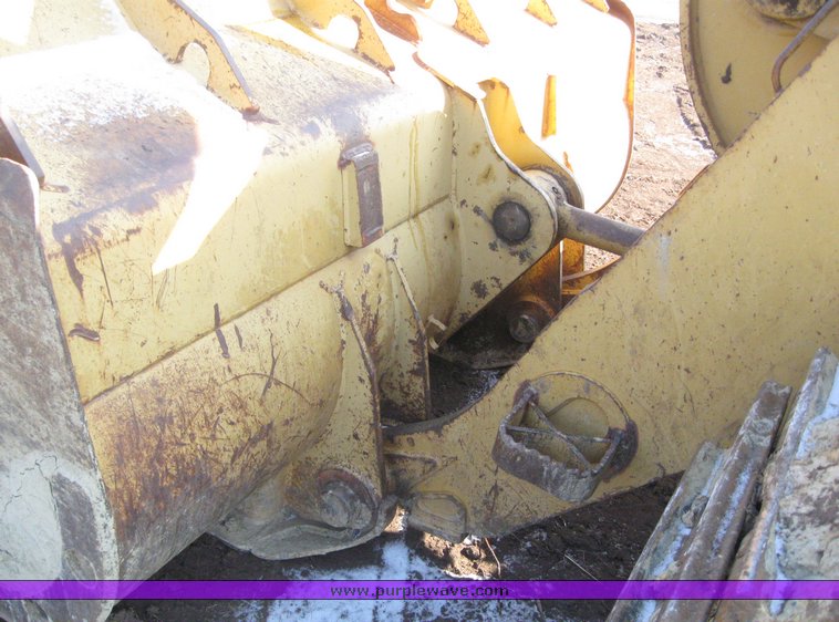 image for item 7720 1998 Caterpillar 963B crawler loader