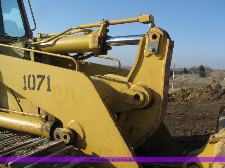 image for item 7720 1998 Caterpillar 963B crawler loader