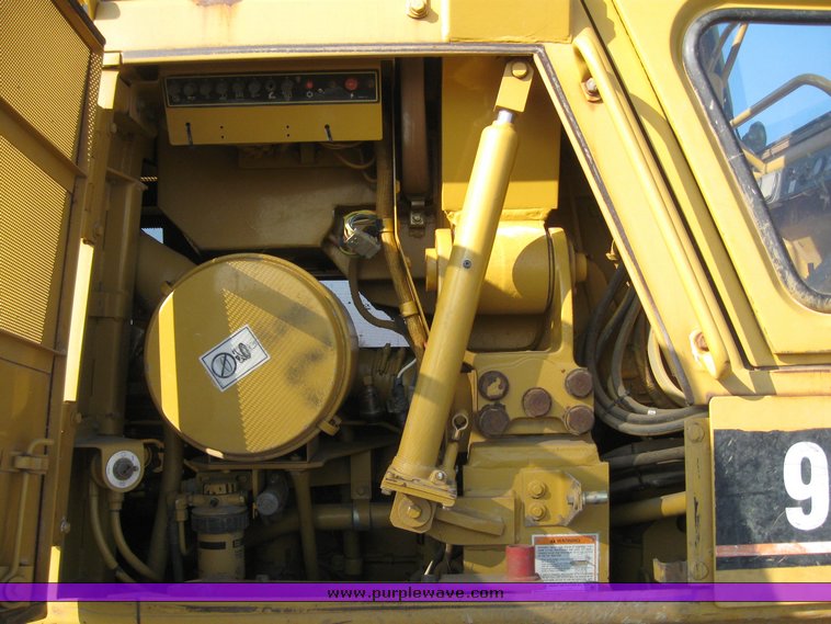 image for item 7720 1998 Caterpillar 963B crawler loader