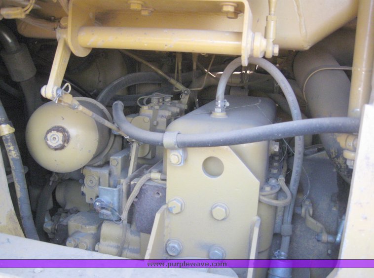 image for item 7720 1998 Caterpillar 963B crawler loader