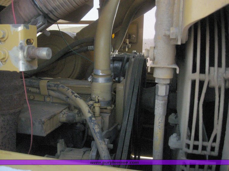 image for item 7720 1998 Caterpillar 963B crawler loader