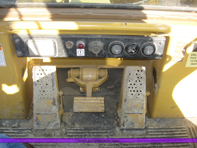 image for item 7720 1998 Caterpillar 963B crawler loader