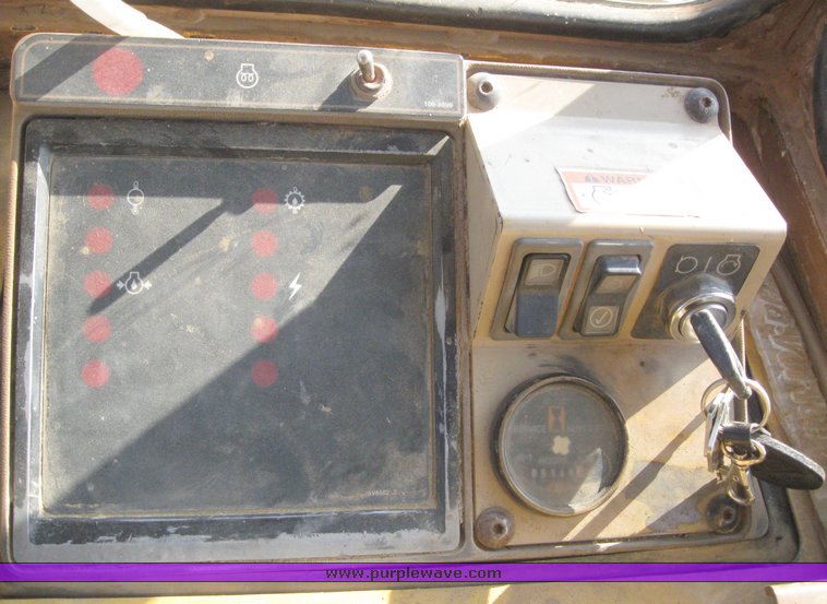 image for item 7720 1998 Caterpillar 963B crawler loader