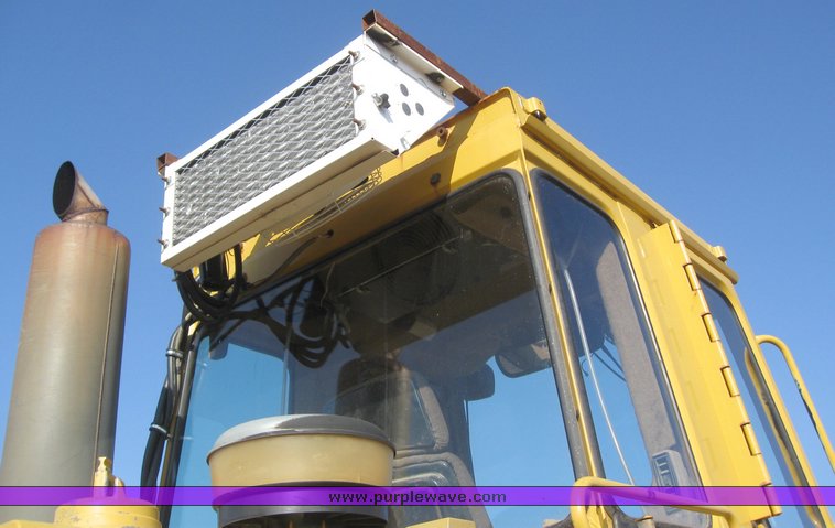 image for item 7720 1998 Caterpillar 963B crawler loader