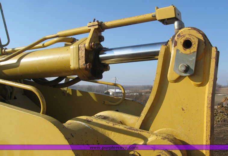 image for item 7720 1998 Caterpillar 963B crawler loader
