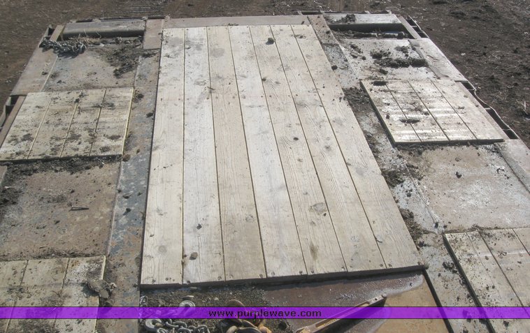 image for item 7721 1990 Transcraft triple axle trailer