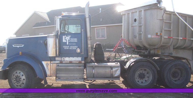image for item 7722 1996 Kenworth W900B