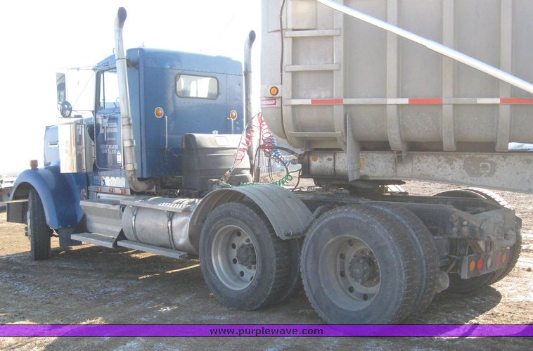 image for item 7722 1996 Kenworth W900B