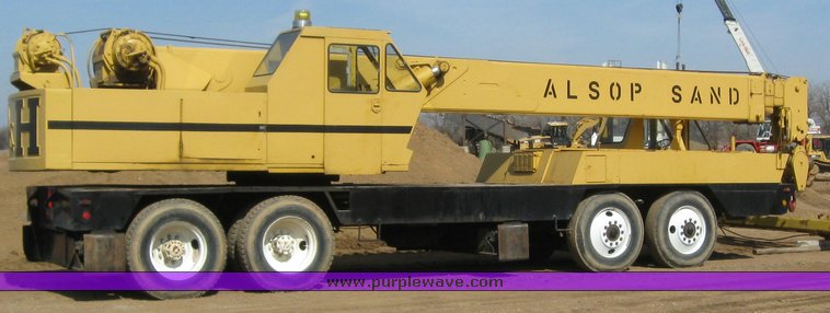 image for item 7861 1972 P & H T-300 30 ton hydraulic truck crane